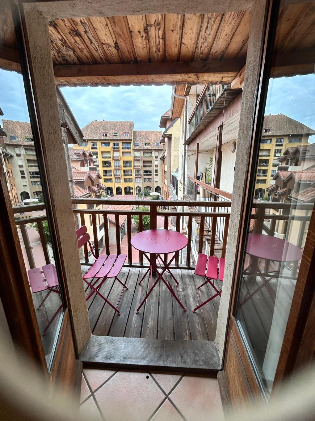Le Republique Annecy , Coeur De Vieille Ville Exterior foto
